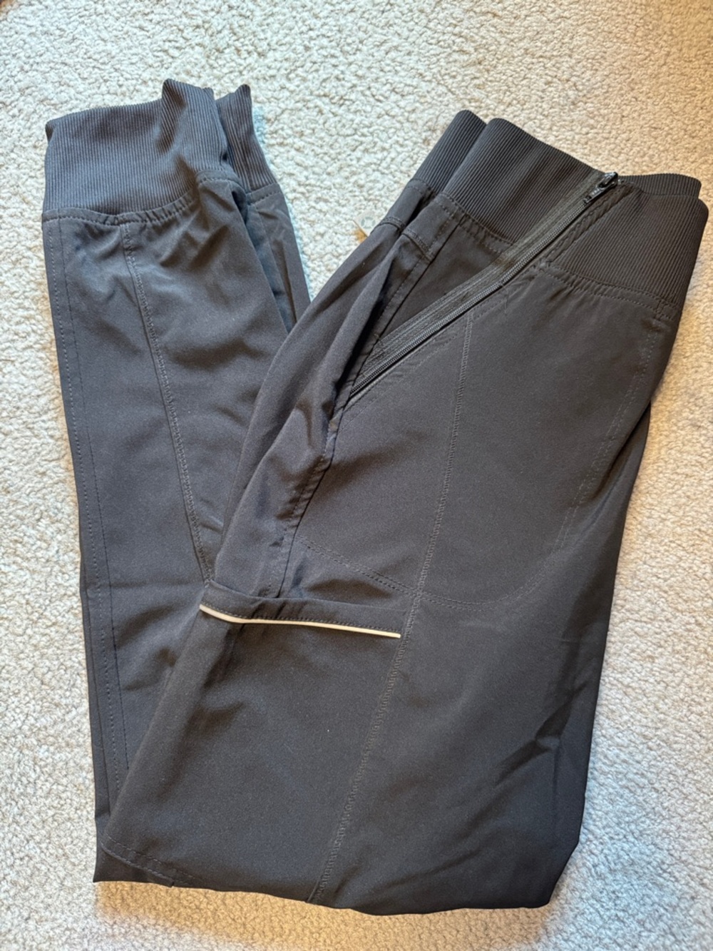 Women’s black jogger scrubs